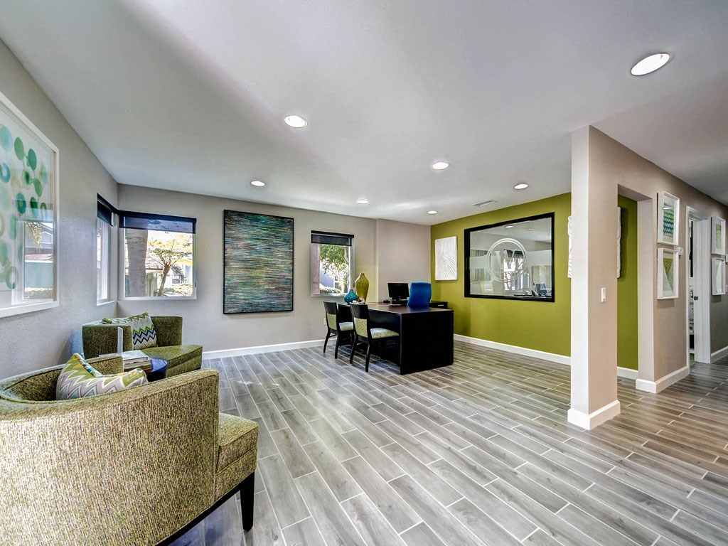 Living Room at SYCAMORE GREENS APARTMENT HOMES, Vista, 92081 