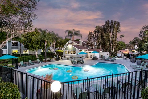 Pool In Night at SYCAMORE GREENS APARTMENT HOMES, California, 92081