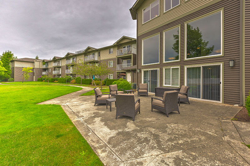 Outdoor Lounge | The Vintage Bellingham Senior Apartments in Bellingham, WA 98226