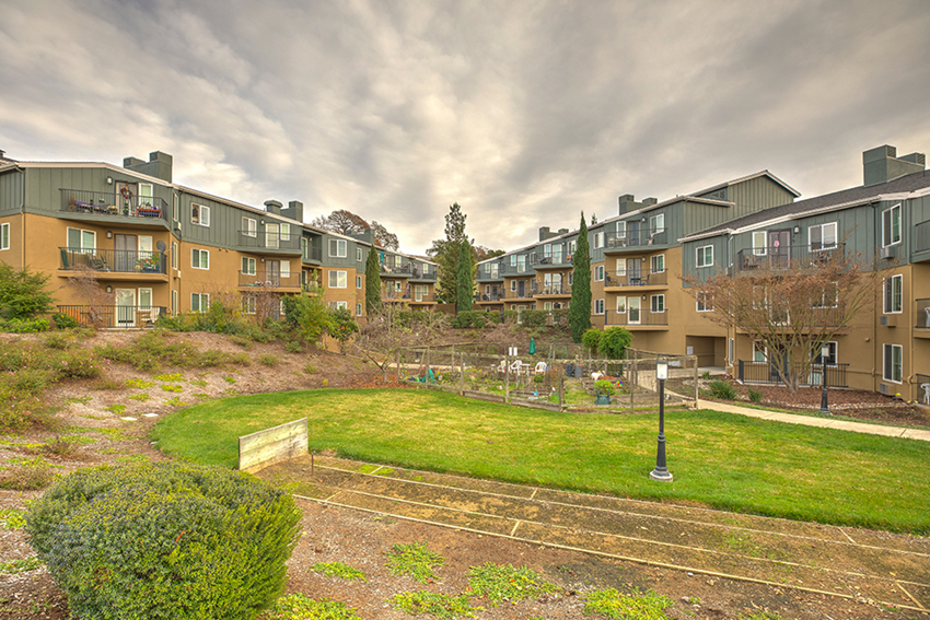 VINTAGE AT VALLEY Apartments, 1405 Townview Avenue, Santa Rosa