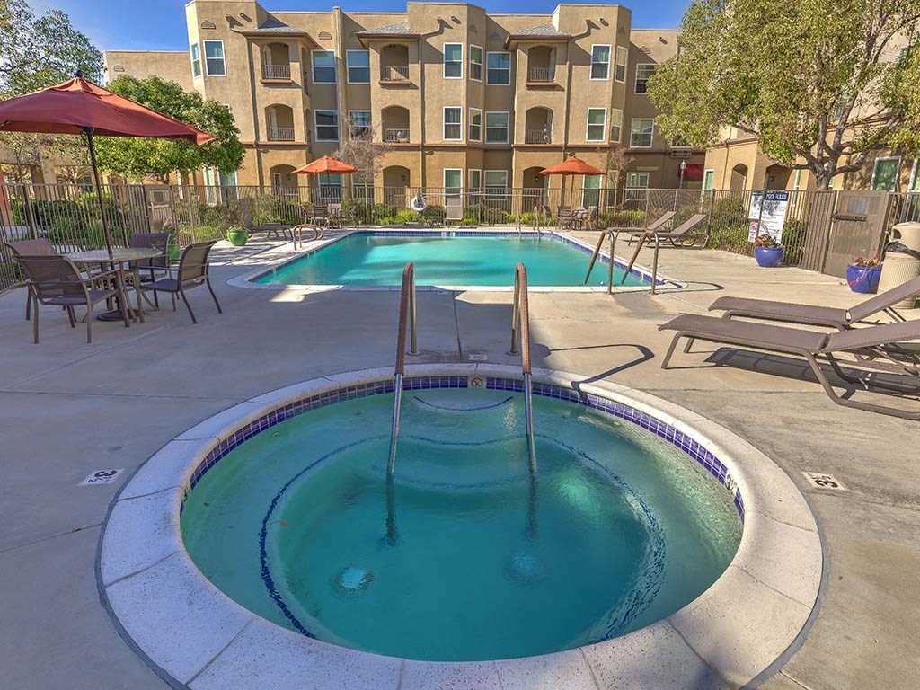 VINTAGE AT BOUQUET CANYON Apartments, 26705 Bouquet Canyon Road, Santa