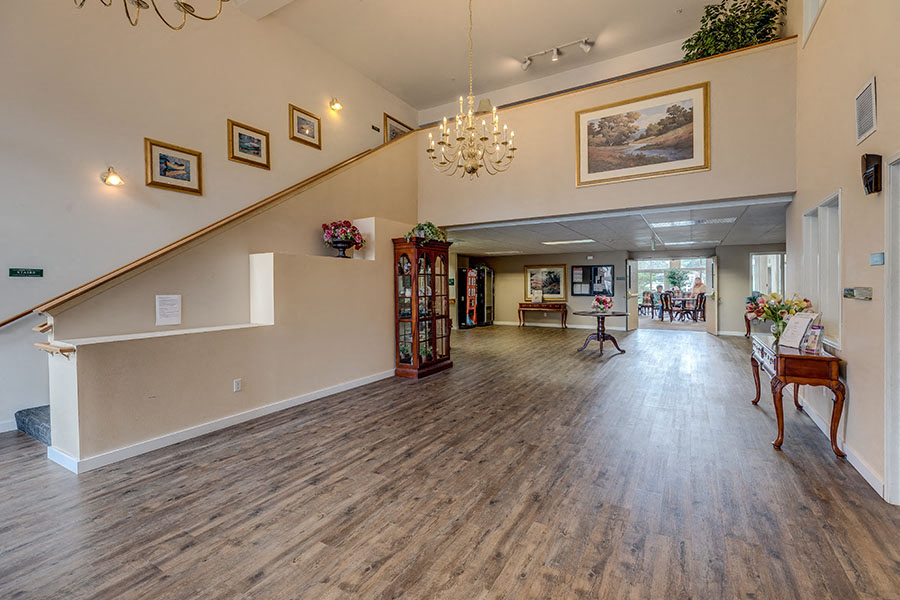 Vintage at Burien Apartments l  Lobby