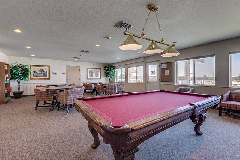 Pol Table Vintage at Chehalis Senior Apartments 98532 l Chehalis, WA