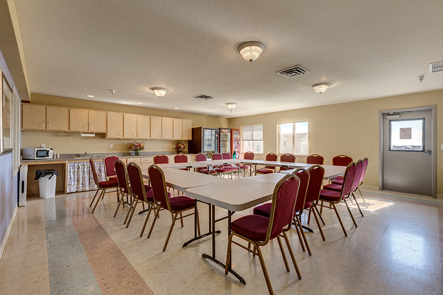 Social Room with Full Kitchen l Richland WA 99352 l Vintage at Richland Senior Apartments For rent