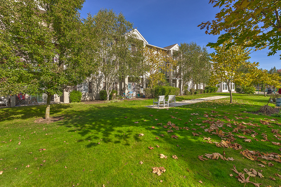 Grass and Apt Buildings Sequim WA 98382 Apts For rent l Vintage at Sequim Senior Apartments 