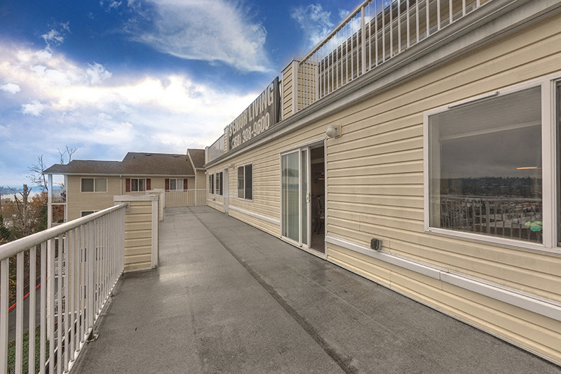 Balcony Silverdale, WA l Vintage at Silverdale