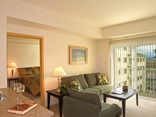 Living Room at VINTAGE AT SILVERDALE  Apartments, Washington, 98383