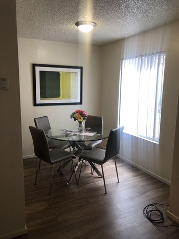 Dining Room l Warring Apartments for rent in Berkeley CA - Photo Gallery 5
