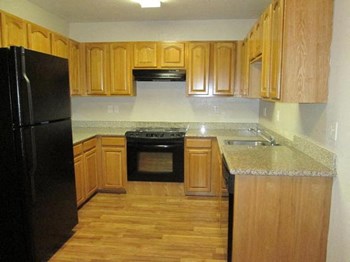 Baywoods Apartments | Kitchen - Photo Gallery 2
