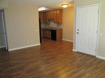 Baywoods Apartments | Living Room - Photo Gallery 3