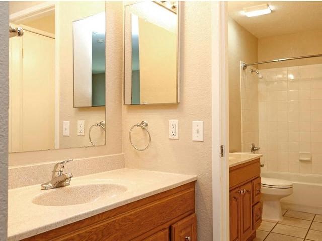 Baywoods Apartments | Bathroom