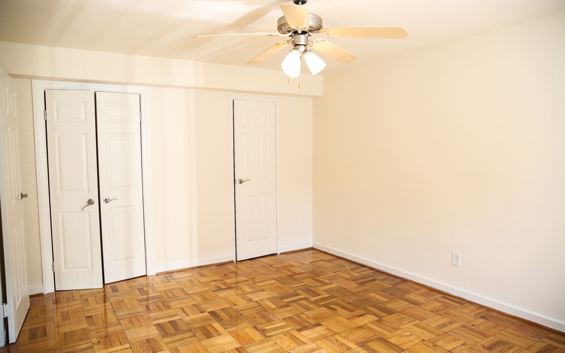 Cambridge Square Apartments in Bethesda, MD