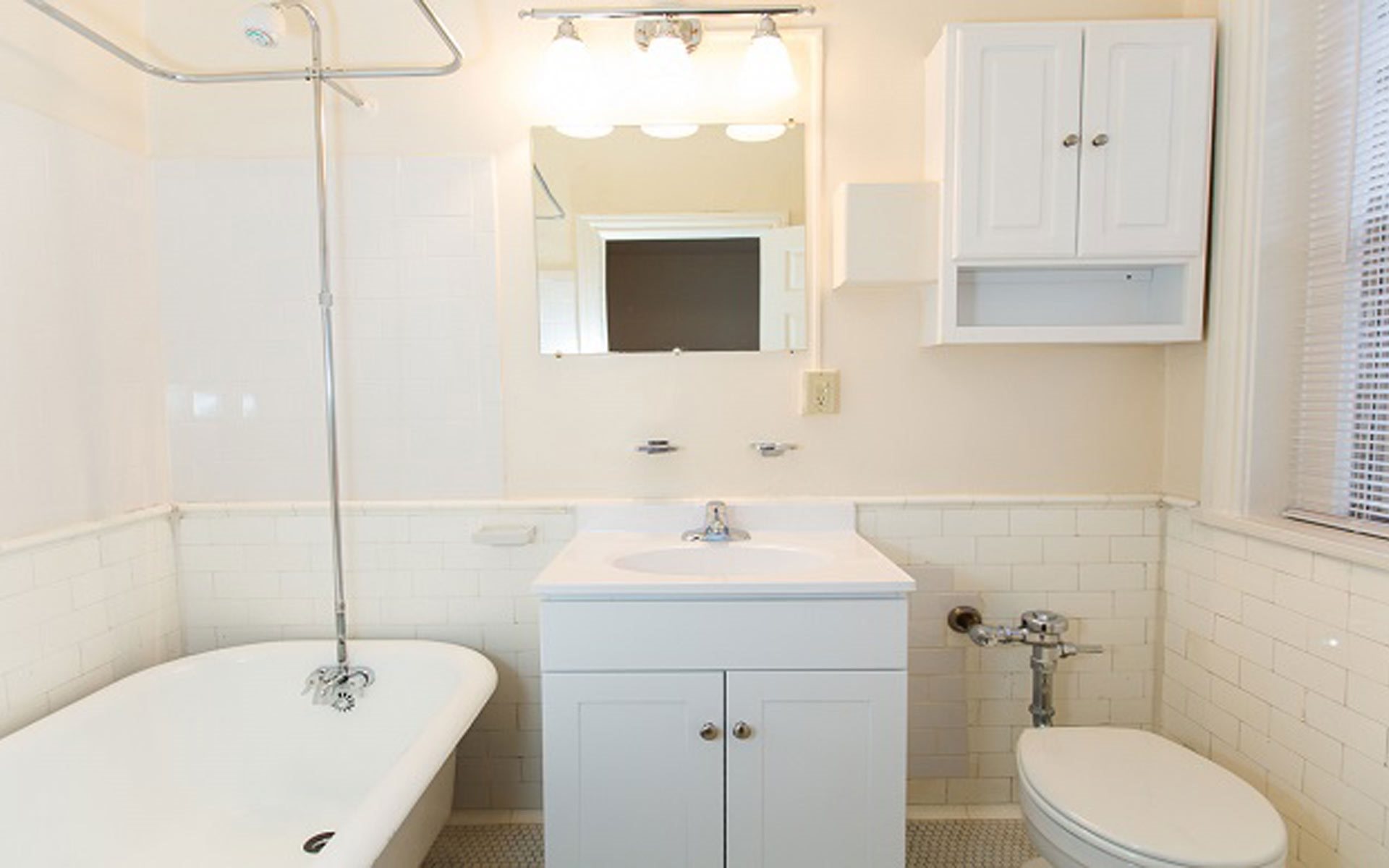 Hampton Courts Apartments in Washington DC