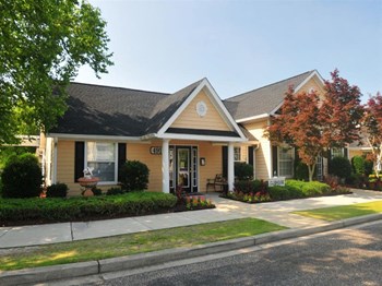 4911 Signature Dr. 2-3 Beds Apartment for Rent - Photo Gallery 2