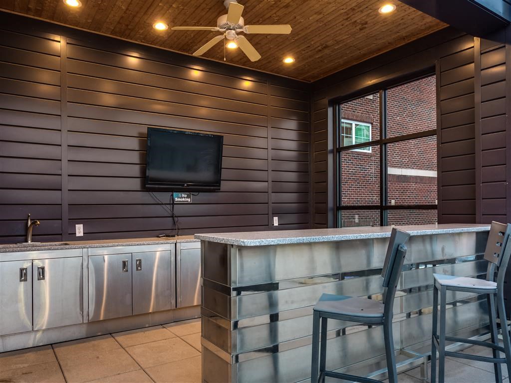 Breakfast Bar-Dining Room at Greenway at Fisher Park, Greensboro