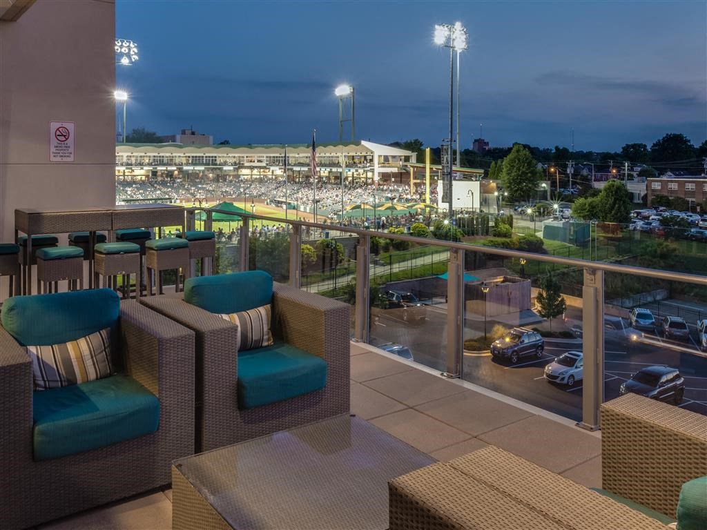 Breakfast Bar-Dining Room at Greenway at Fisher Park, North Carolina