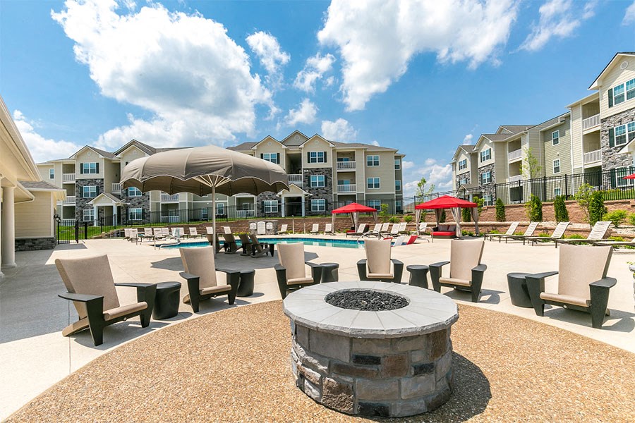 Aventura at Maryland Oaks Apartments, 2100 East Aventura Way, St. Louis