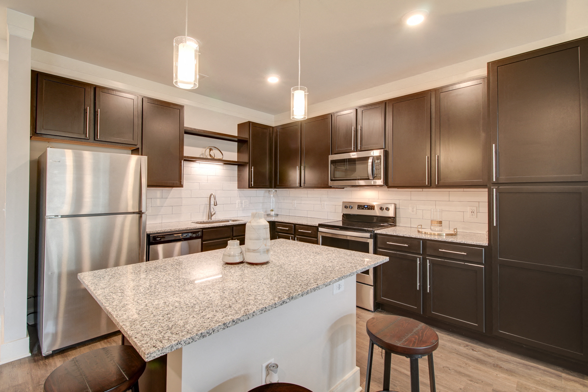 Rich Shaker Style Cabinetry at The Edison at Peytona, Gallatin