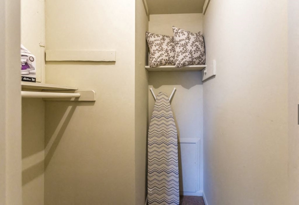 Waterford Square Apartments WALK IN CLOSET in Huntsville, AL