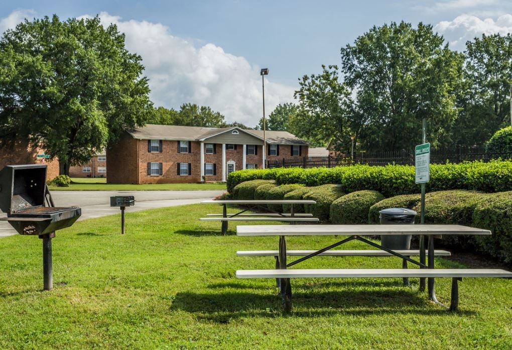 Waterford Square Apartments Grilling area in Huntsville, AL