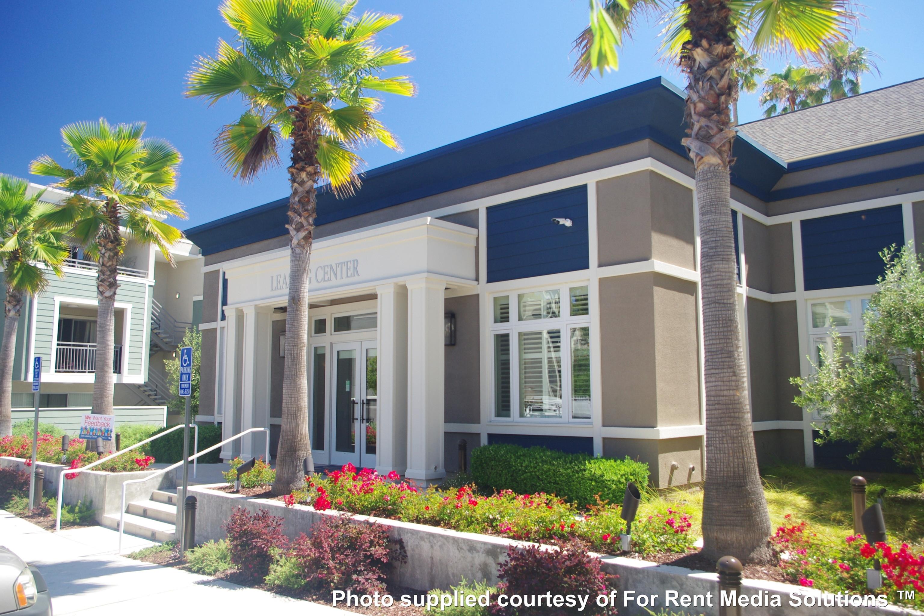 Summer House | Apartments in Alameda, CA