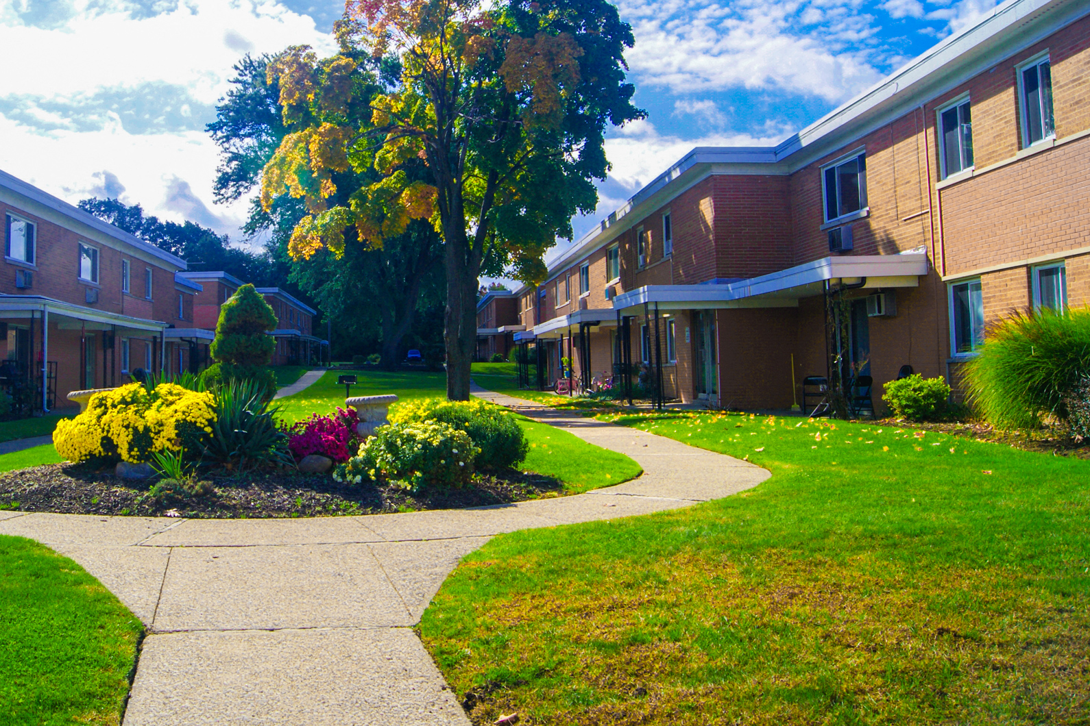 Cedarwood Estates Apartments Apartments in Willoughby, OH