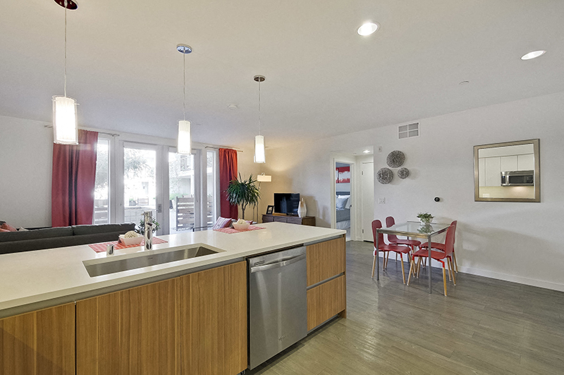 Kitchen l Revere Apartments in Campbell, CA
