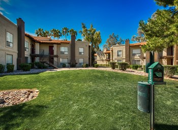 1130 E Grovers Ave 2 Beds Apartment for Rent - Photo Gallery 3