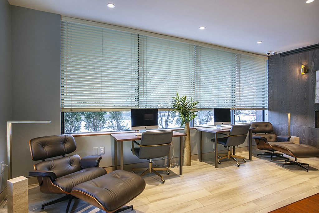 Metro White Plains Apartments iMac Work Stations