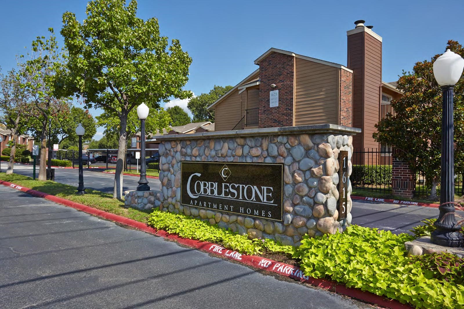 Cobblestone Apartments, 1615 Stoneleigh Ct, Arlington, TX RENTCafé