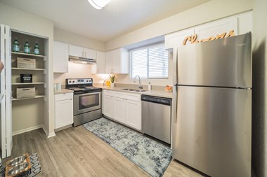 19135 US Hwy 19 N 1-4 Beds Apartment for Rent - Photo Gallery 1