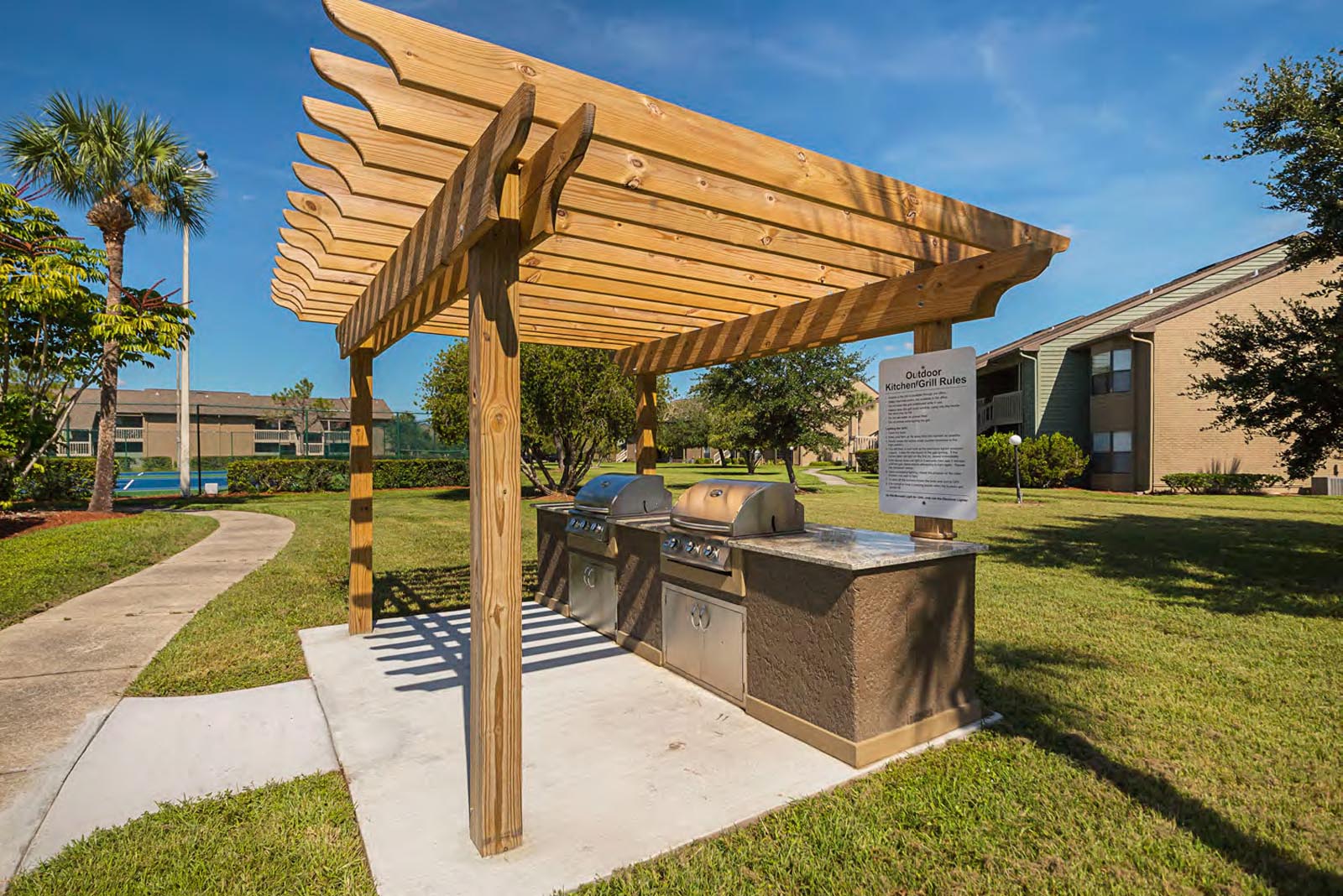 Lake Pointe Apartments