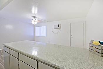 525 & 519 W Southern Avenue 1-2 Beds Apartment for Rent - Photo Gallery 4