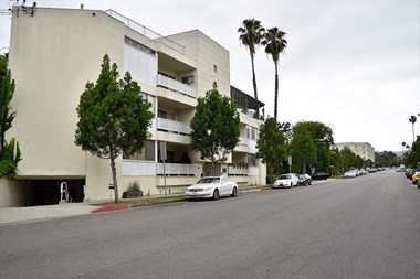 223 Lasky Dr / 9904-9922 Robbins Dr 2-3 Beds Apartment for Rent Photo Gallery 1