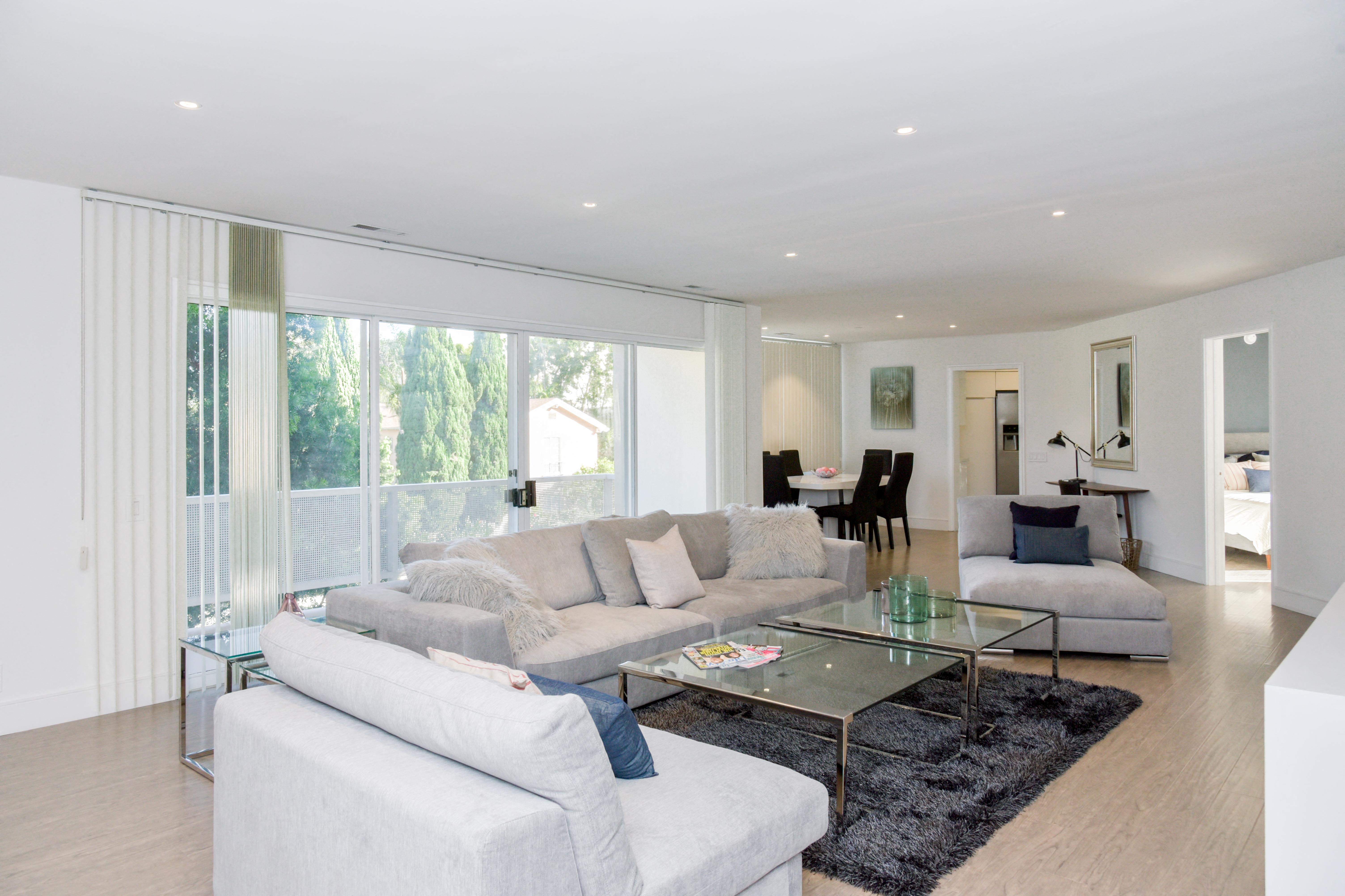 223 Lasky Dr / 9904-9922 Robbins Dr 2-3 Beds Apartment, Furnished for Rent - Photo Gallery 7