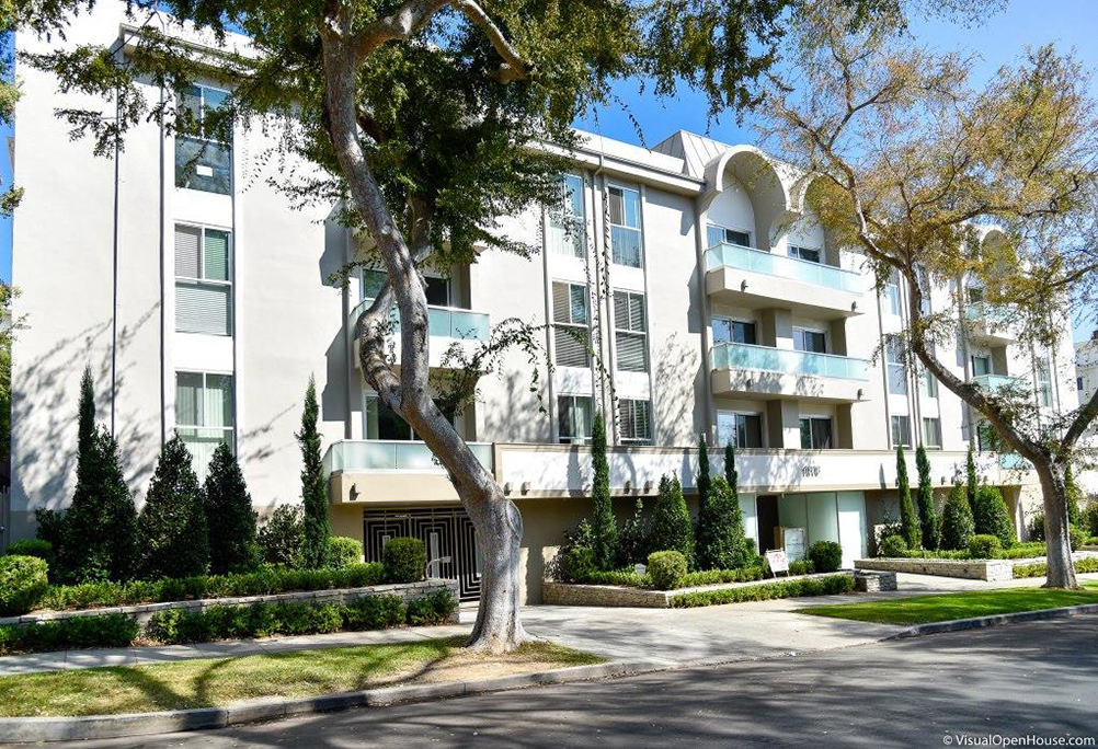 the building in which the apartment is located