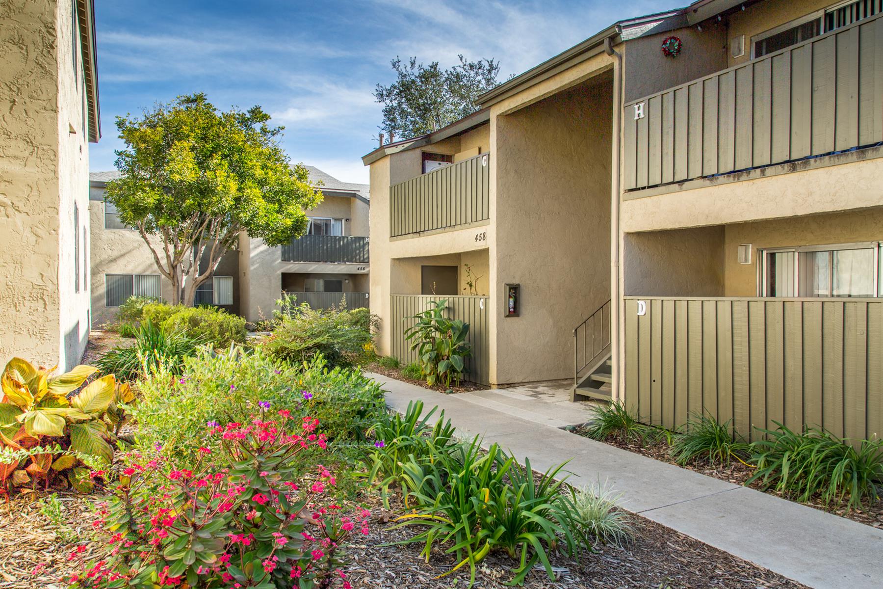 Whispering Oaks Exterior