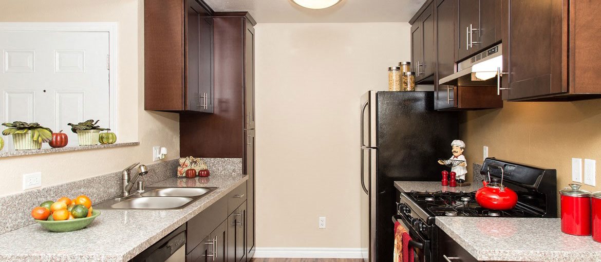 Whispering Oaks Apartments in San Marcos, CA