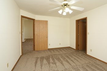 1635 E Inman Pkwy #3 2 Beds Apartment for Rent - Photo Gallery 10