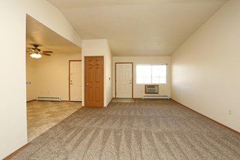 1635 E Inman Pkwy #3 2 Beds Apartment for Rent - Photo Gallery 8