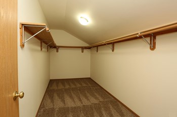 1635 E Inman Pkwy #3 2 Beds Apartment for Rent - Photo Gallery 15