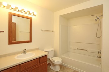 1635 E Inman Pkwy #3 2 Beds Apartment for Rent - Photo Gallery 25