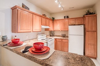 1100 Devonshire E. Drive 1-3 Beds Apartment for Rent - Photo Gallery 6