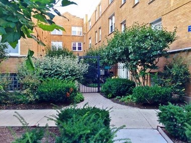 628-34 W. Roscoe 1-2 Beds Apartment for Rent