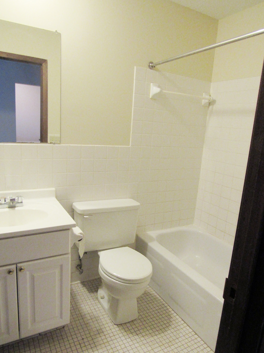 Union Park Apartments bathroom