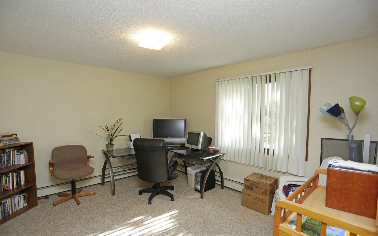 The Village Apartments Forest Lake den