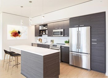 1430 2nd Avenue 1-3 Beds Apartment for Rent - Photo Gallery 4