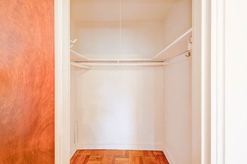 1380 Fort Stevens Closet Details 1380-Fort-Stevens-Closet-Details - Photo Gallery 5