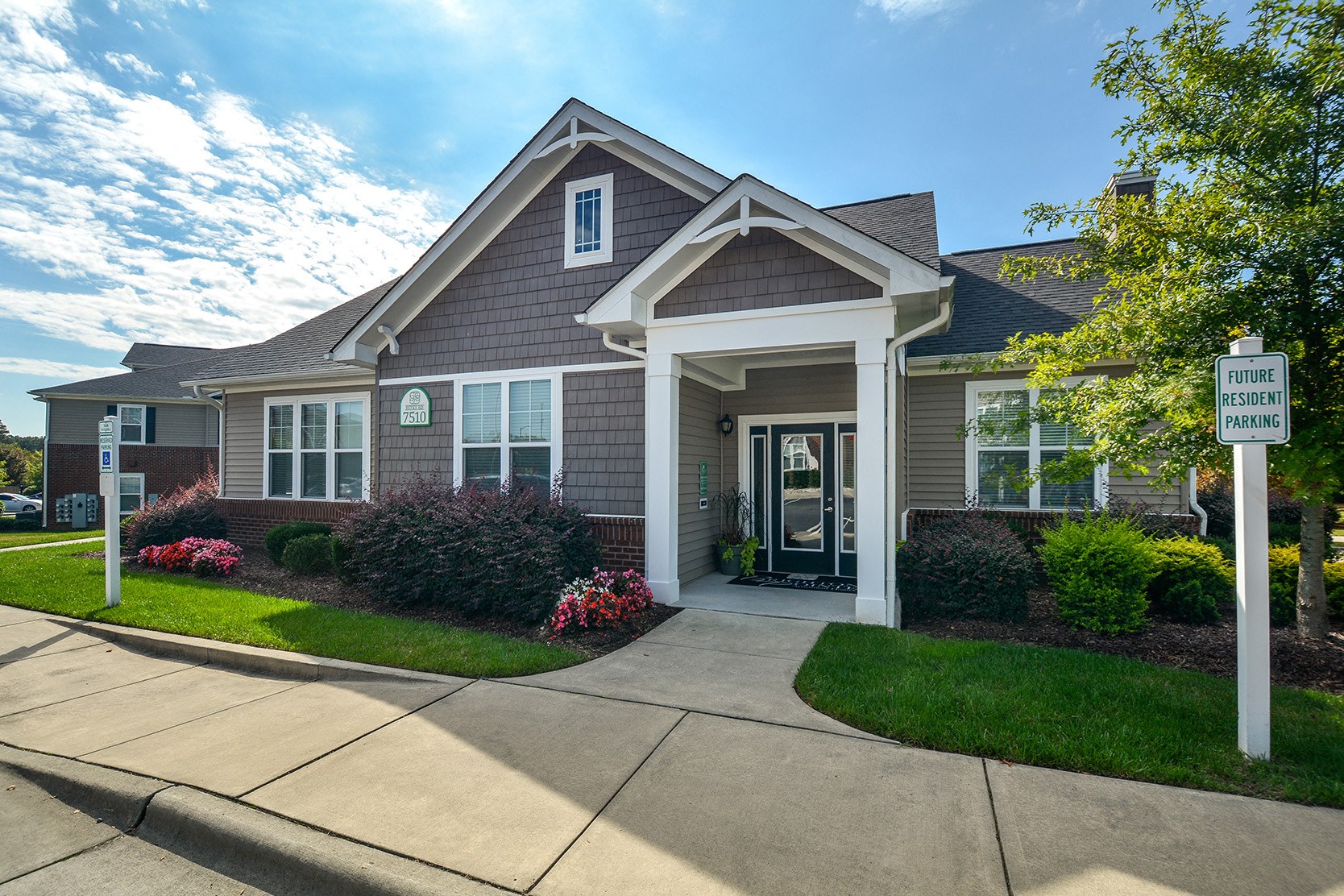 Brighton Pointe Family And Senior Affordable Apartments, 7510 Estey Rd