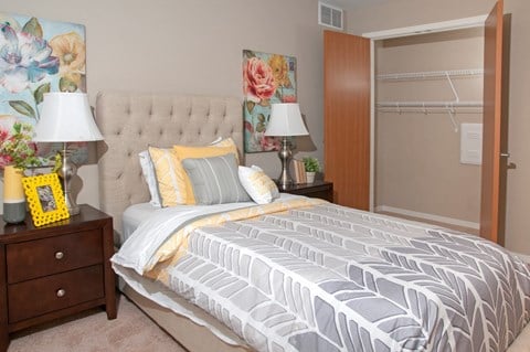 Pike Lake Marsh Apartments in Prior Lake, MN Model Bedroom Affordable
